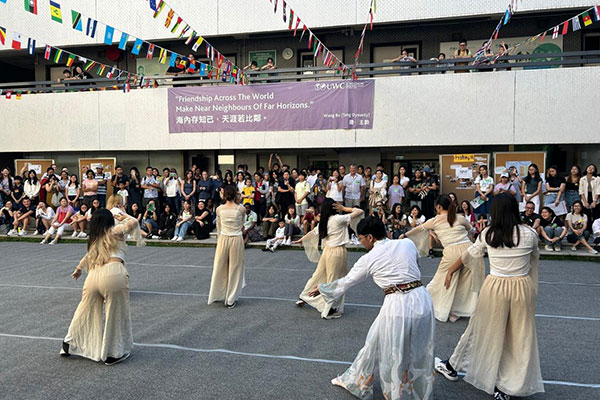 香港李宝椿联合世界书院怎么样